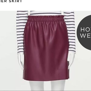 Ann Taylor LOFT outlet faux leather skirt